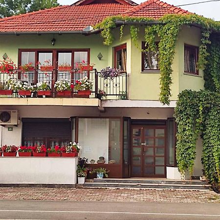 Apartman Hujic Apartamento Bihać Exterior foto