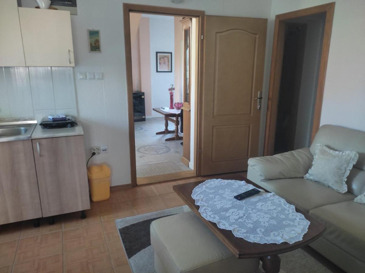 Apartman Hujic Apartamento Bihać Exterior foto