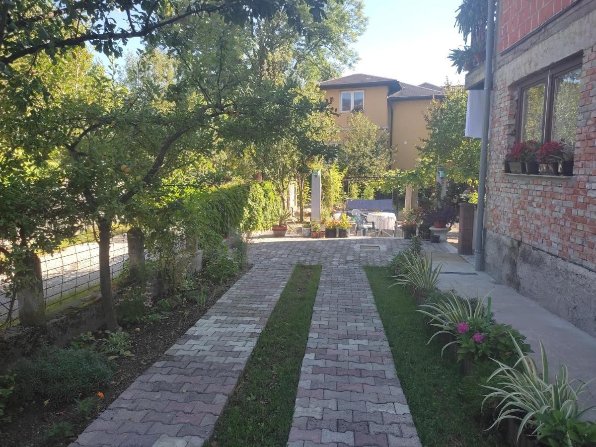 Apartman Hujic Apartamento Bihać Exterior foto