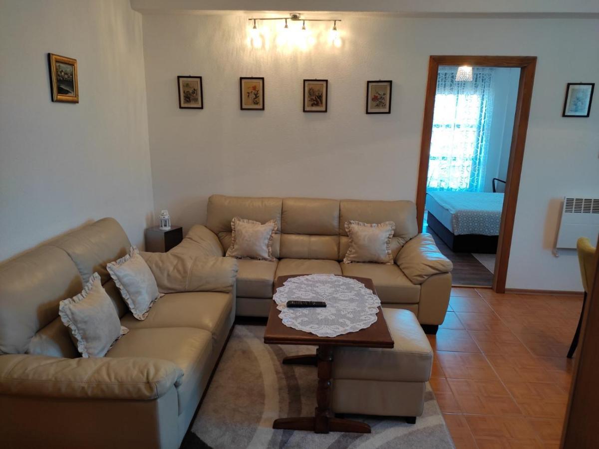 Apartman Hujic Apartamento Bihać Exterior foto